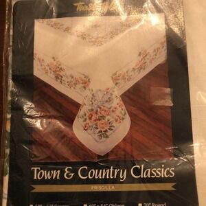 Town & Country Linen Classics Priscilla Tablecloth New 1990 52"x52" Roses